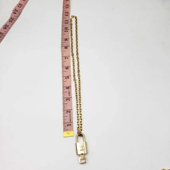 100% Auth Louis Vuitton Lock & Key with Unbranded Gold Plated Chain Necklace - Picture 4 of 8